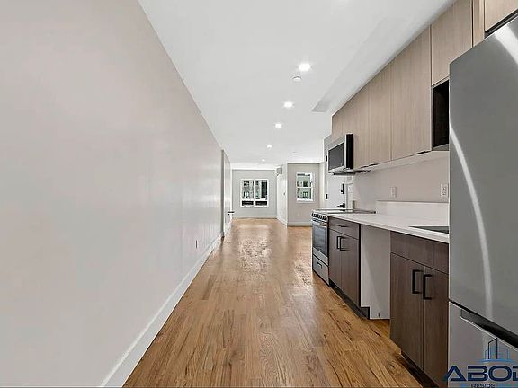 2nd image of 244 Montrose Ave #4L