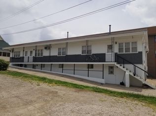 1401 Merchant St APT 6, Emporia, KS 66801