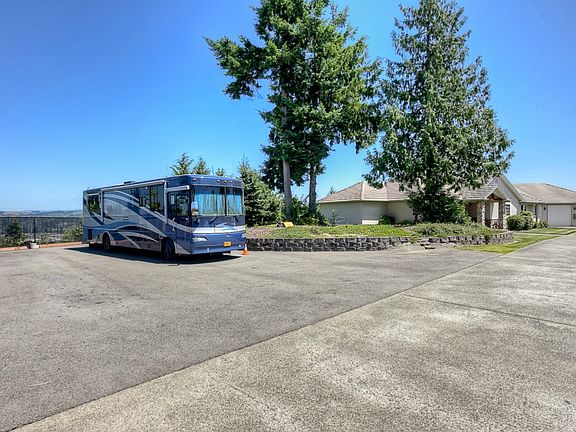 4th image of 4915 Edgewood Dr E