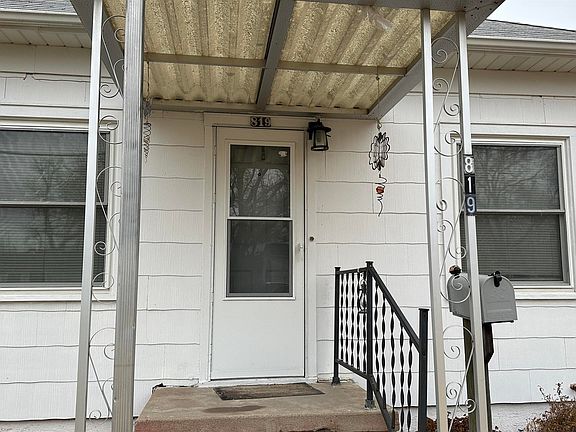 2nd image of 819 W 20th St