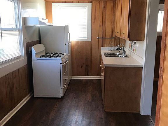 4th image of 1110 Loy St