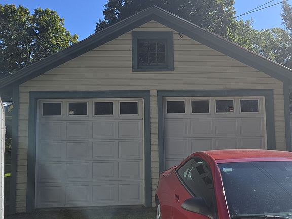 2nd image of 57 Edward St