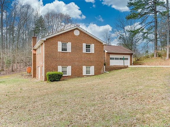 4th image of 112 Jones Dr