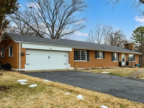 3rd image of 10017 Carolynne Dr
