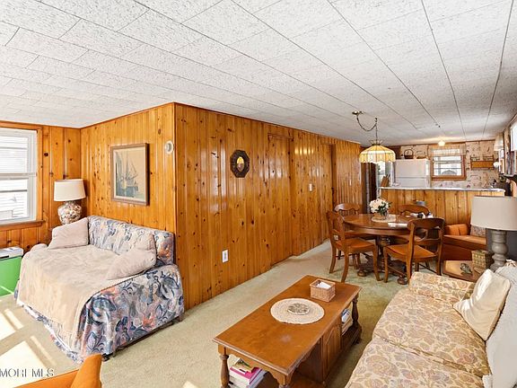 5th image of 115 Midway Ave