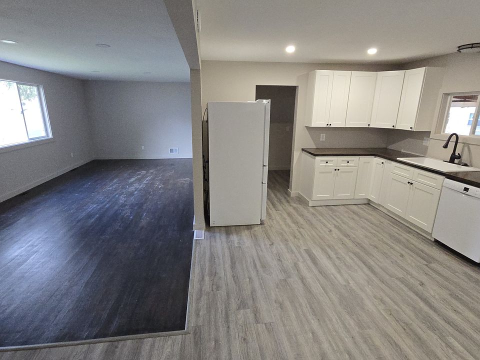 1st image of 50 Vine St