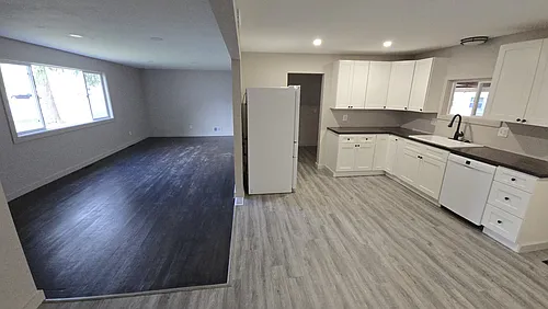 50 Vine St Photo 1
