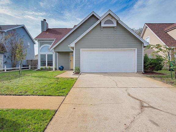3rd image of 408 Woodland Park Cir #1