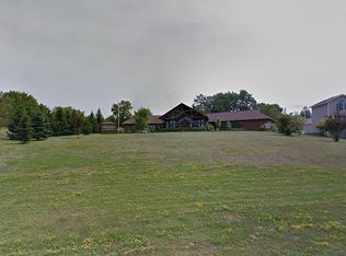 618 Lake Dr E, Chisholm, MN 55719