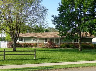 2526 Pioneer Blvd, Grand Island, NE 68801