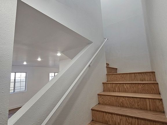 3rd image of 245 E Avenue 38 #7