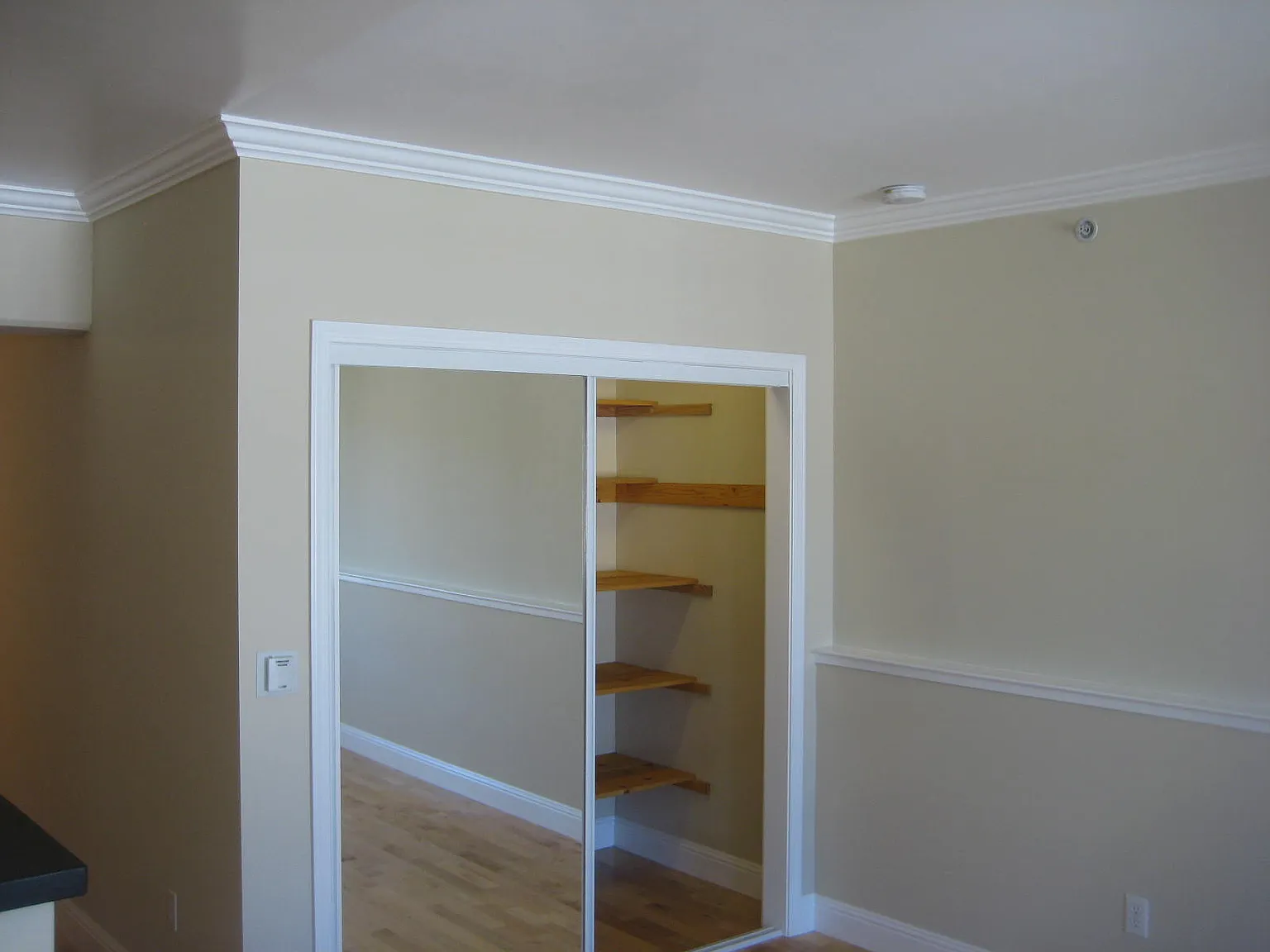 Studio, 525 sqft, $4,150 — Photo 3