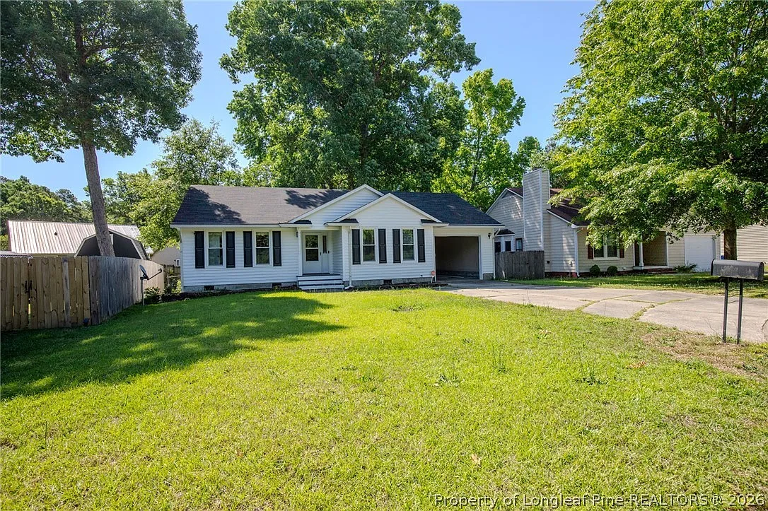 3 bed, 2.0 bath, 1261 sqft, $1,700 — Photo 2