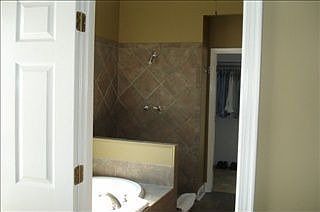 4th image of 1307 Hollandia Park Cir