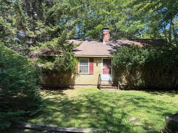 8 Acacia Road, Kennebunkport, ME 04046