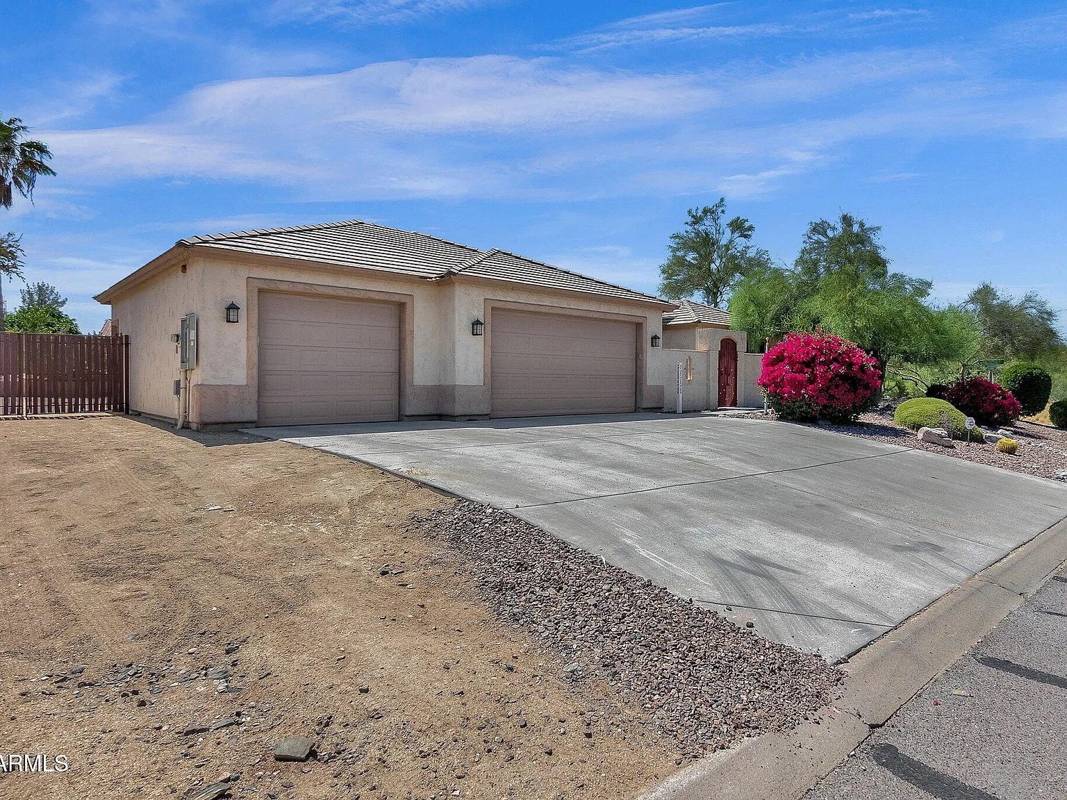 4 bed, 3.0 bath, 2343 sqft, $3,250 — Photo 2