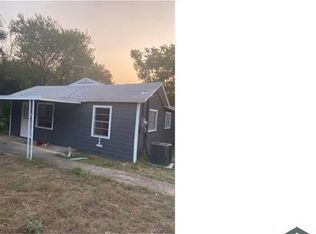 416 Calgary Rd, Azle, TX 76020