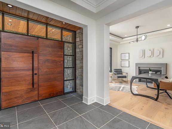 3rd image of 1446 Woodacre Dr