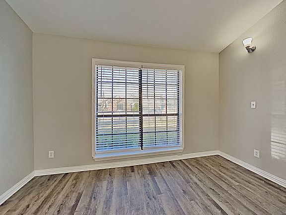4th image of 4610 Monterrey Dr
