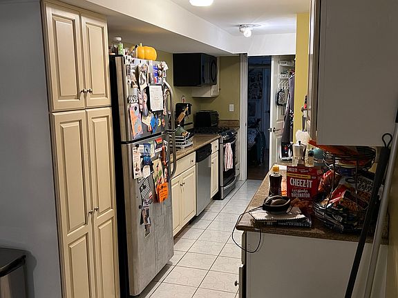 4th image of 5843 N Kenmore Ave #G
