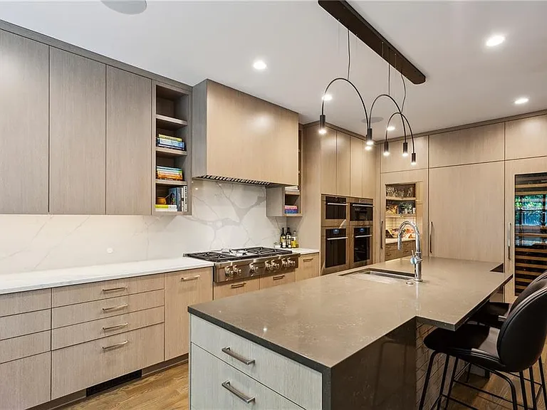 2525 Peachtree Rd NE #32 — Photo 13