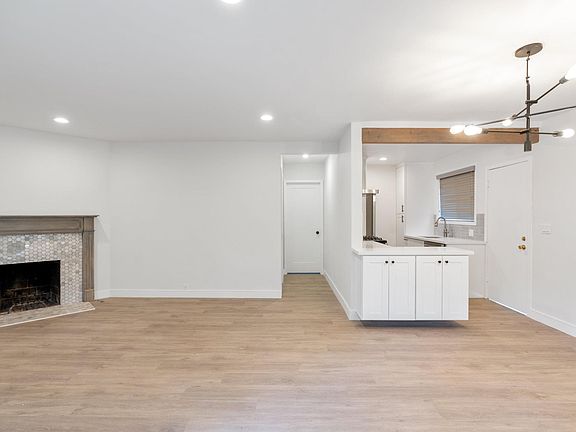 5th image of 315 Pleasant St APT C