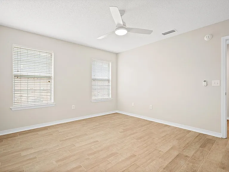 8218 Edgewood Dr — Photo 9