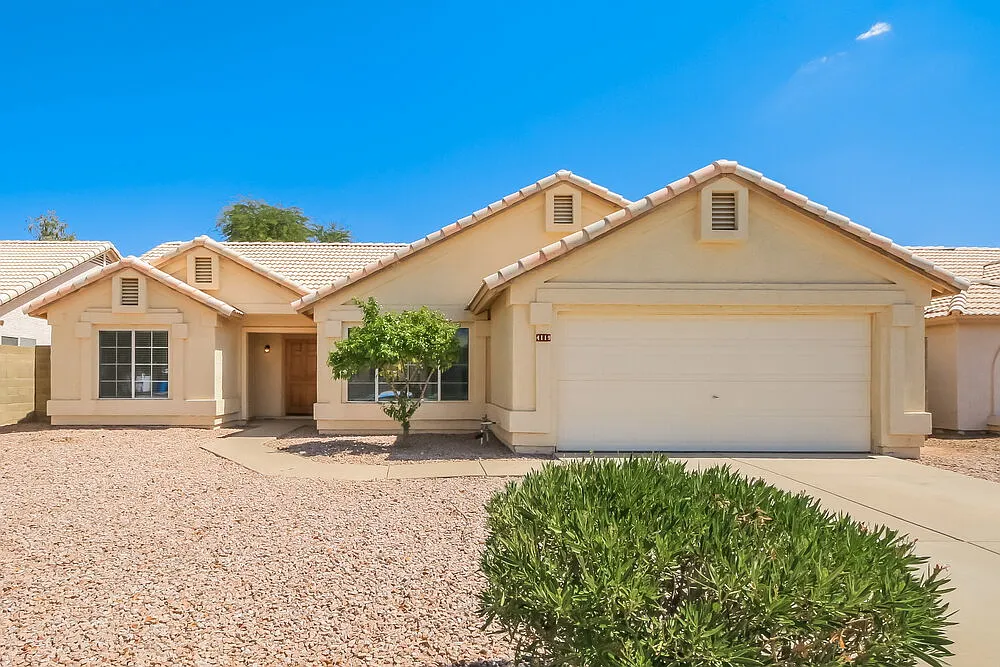 3 bed, 2.0 bath, 1412 sqft, $2,235 — Photo 1