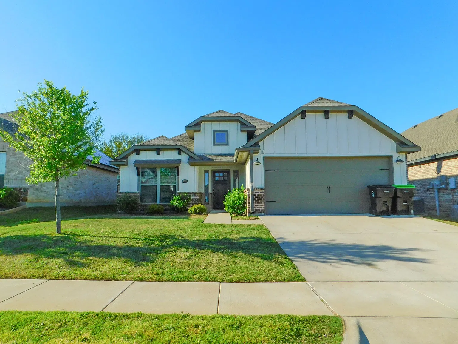 3 bed, 1754 sqft, $1,995 — Photo 1