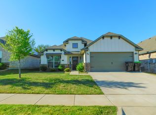 117 Maverick Ln, Pilot Point, TX 76258