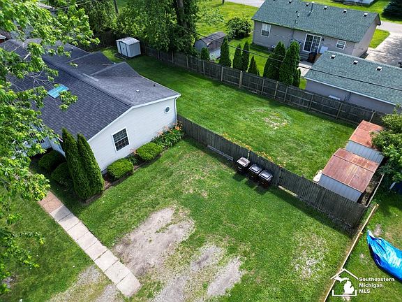 5th image of 4381 2nd St