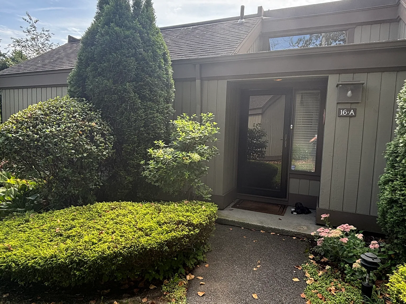 2 bed, 1400 sqft, $2,700 — Photo 2