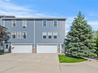 936 McKinley Ave UNIT 10, Des Moines, IA 50315