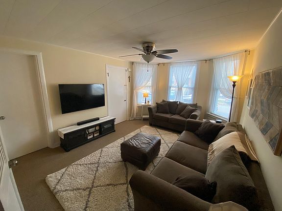 5th image of 2717 N Marshfield Ave