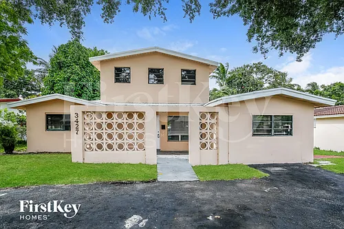 3427 NW 37th St Photo 1