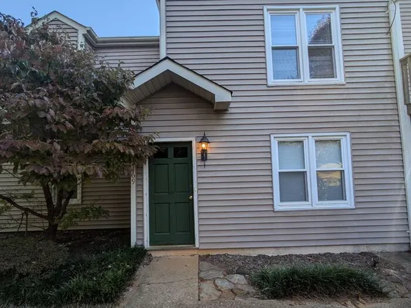 2169 6th St NW, Hickory, NC 28601