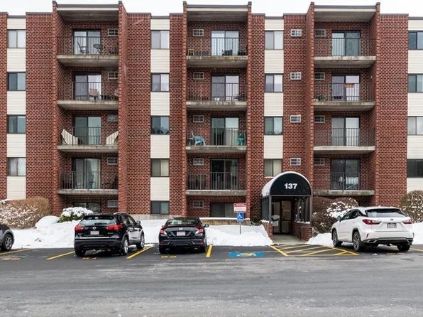 137 Franklin St #106, Stoneham, MA 02180