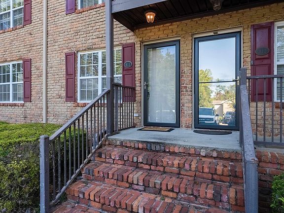 3rd image of 811 Penny Ln #811
