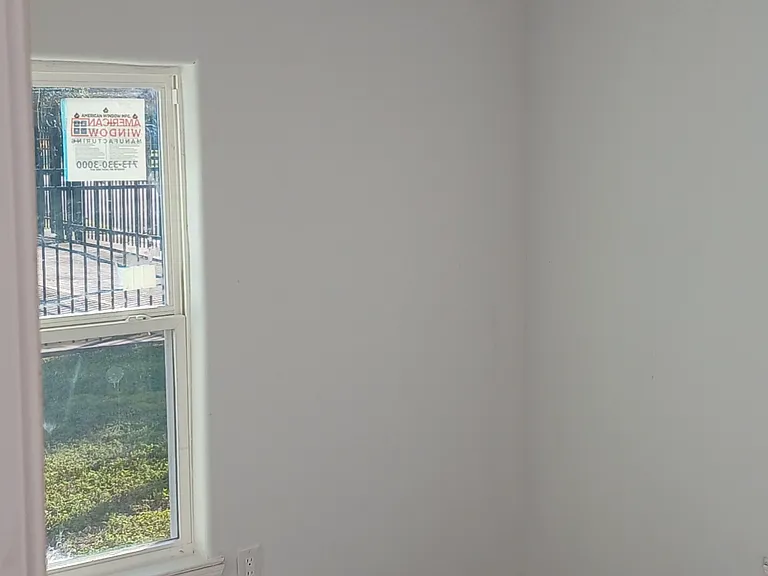 1516 Grove St — Photo 7