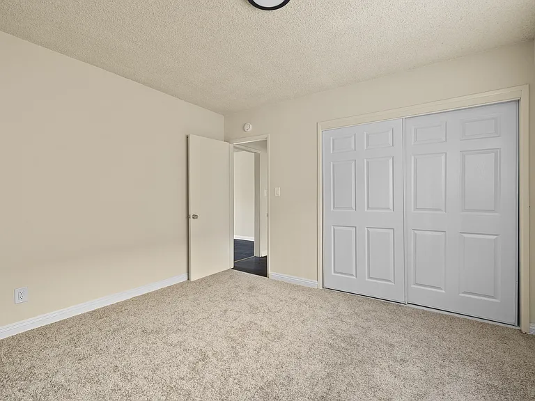 418 W Regent St — Photo 7