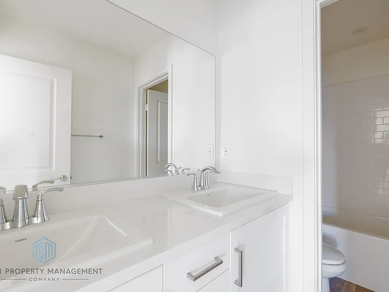 16040 Olivas Ln — Photo 10