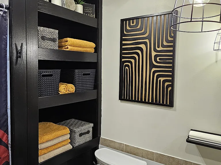 Bathroom 02