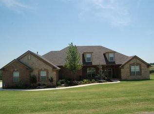 1206 Whispering Ridge Dr, Tuttle, OK 73089
