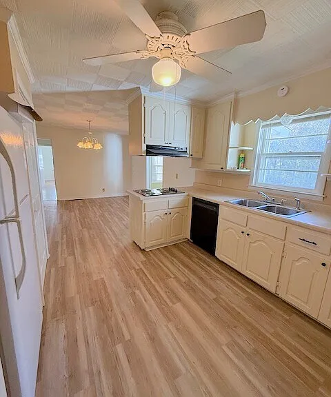 100 W Greenwood Dr — Photo 4