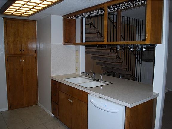 3rd image of 2706 Saint Edwards Cir #A