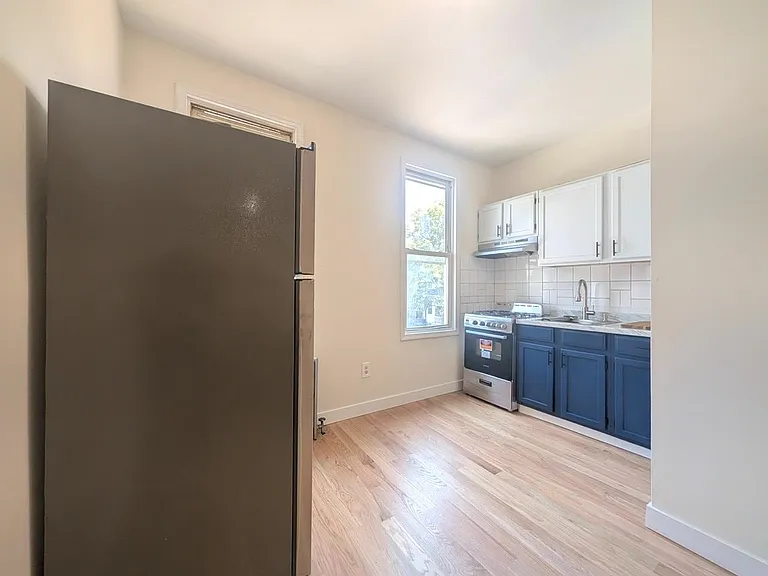 102 Reservoir Ave #2L — Photo 4