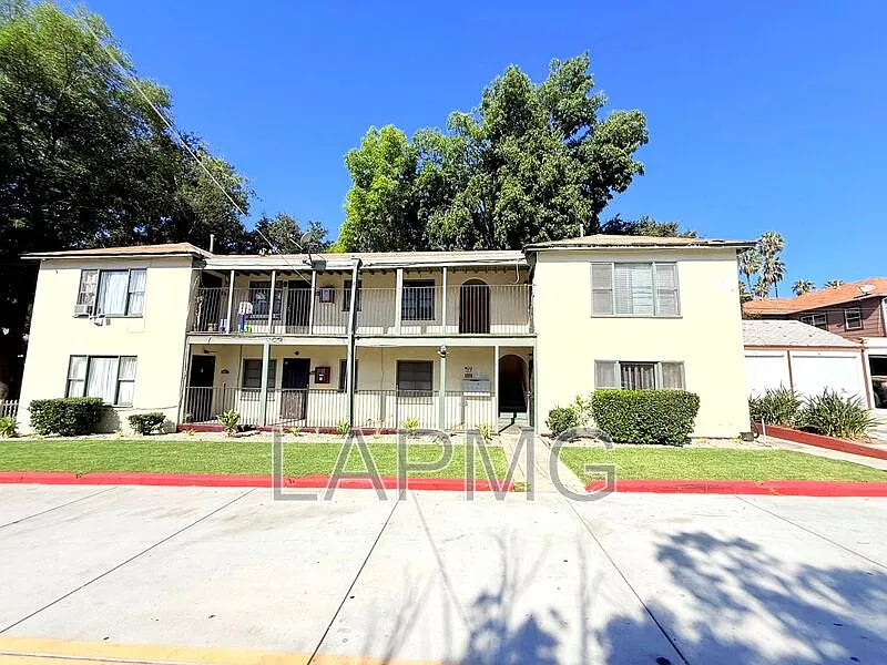 1 bed, 1.0 bath, 682 sqft, $2,100 — Photo 1