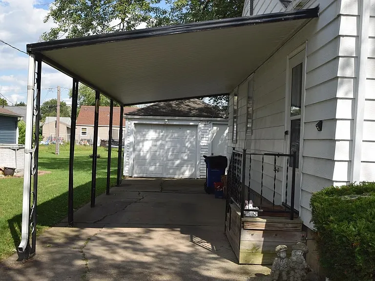 126 Minnesota St — Photo 3