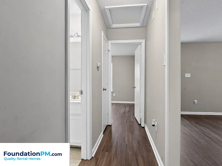 2499 Durham Ave — Photo 5