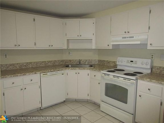 3rd image of 3475 Broken Woods Dr APT 305